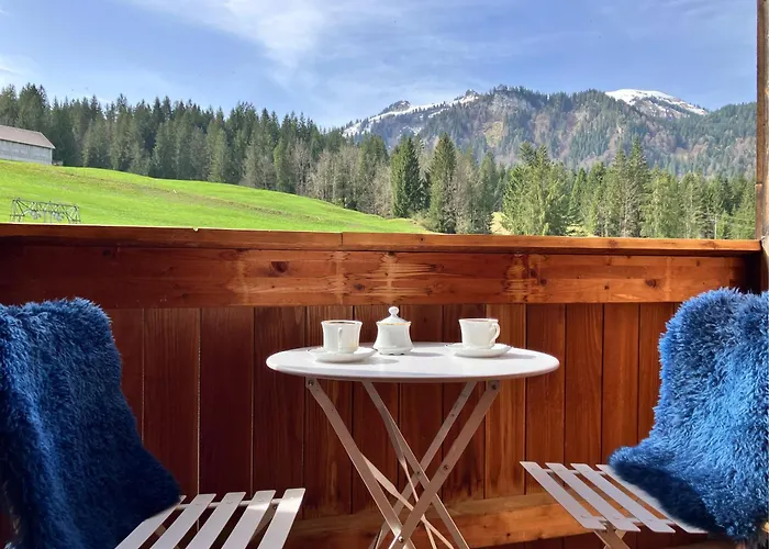 Kraehenberg Am Rande Der Wildnis